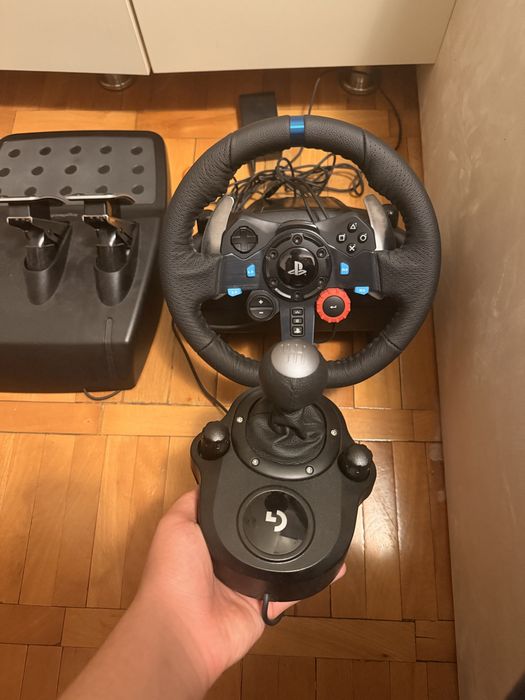 Logitech G29 Driving Force. + Logitech Driving Force Shifter g29
