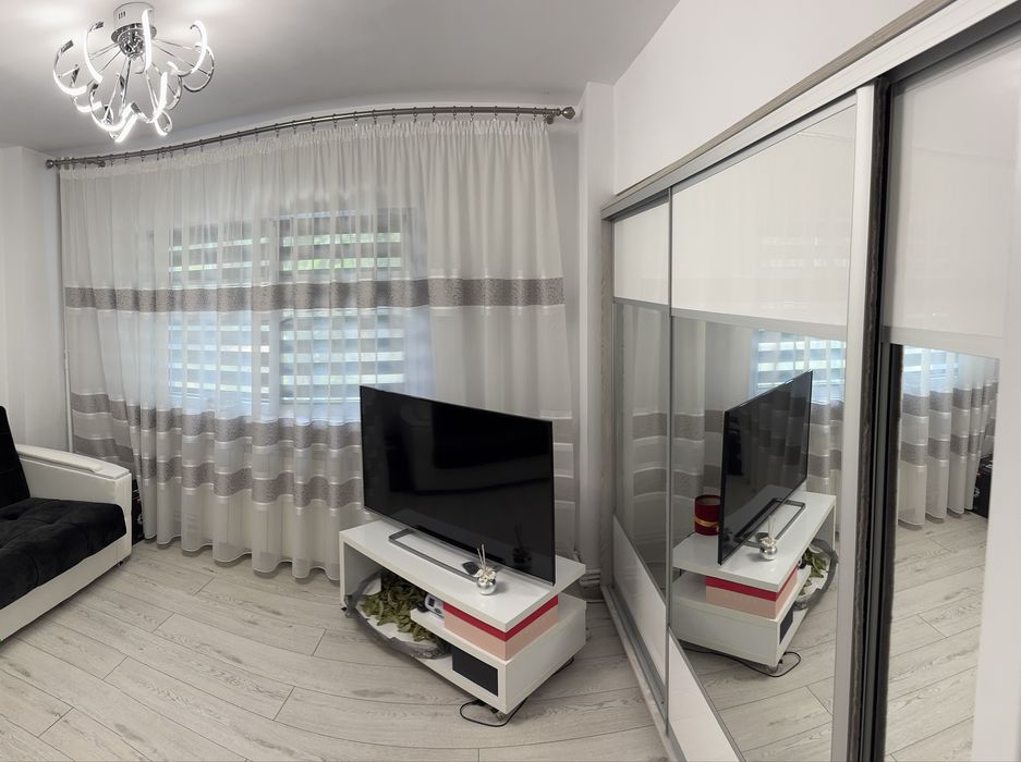 Vand garsonieră complet renovată și mobilată – Cartier Prundu, Pitești