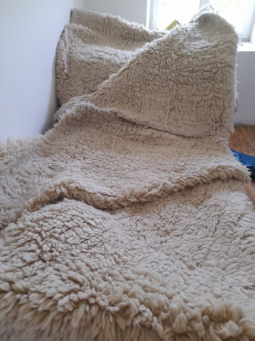 Чиста вълна ръчна  изработкоа