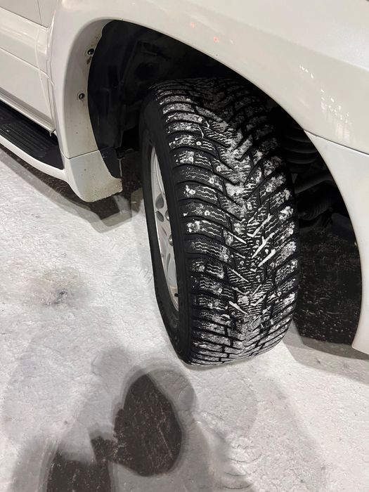 Продам резину зима R17 с шипами