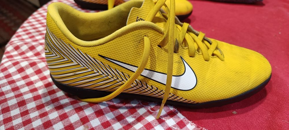 Ghete fotbal de  sintetic Nike 40