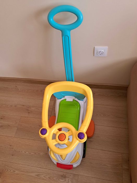 Продавам количка за бутане с дръжка - на Fisher Price
