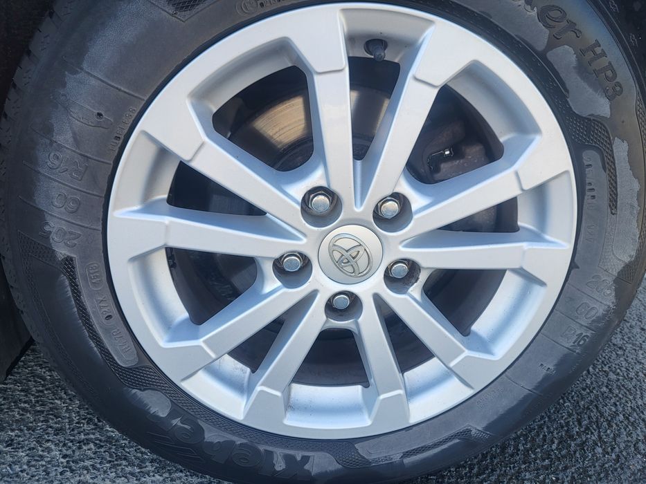 Продавам Toyota Verso