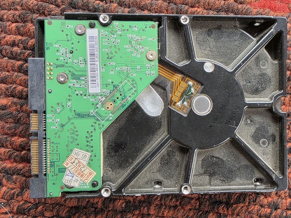 Накопитель на 1тб