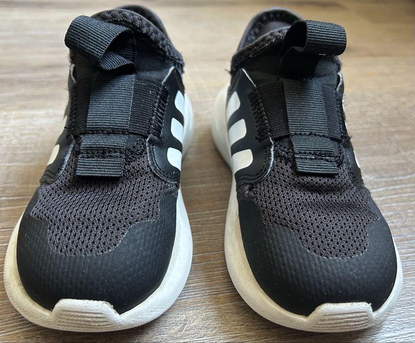 Маратонки Adidas намер 26