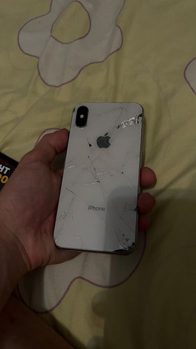 iPhone X.       .