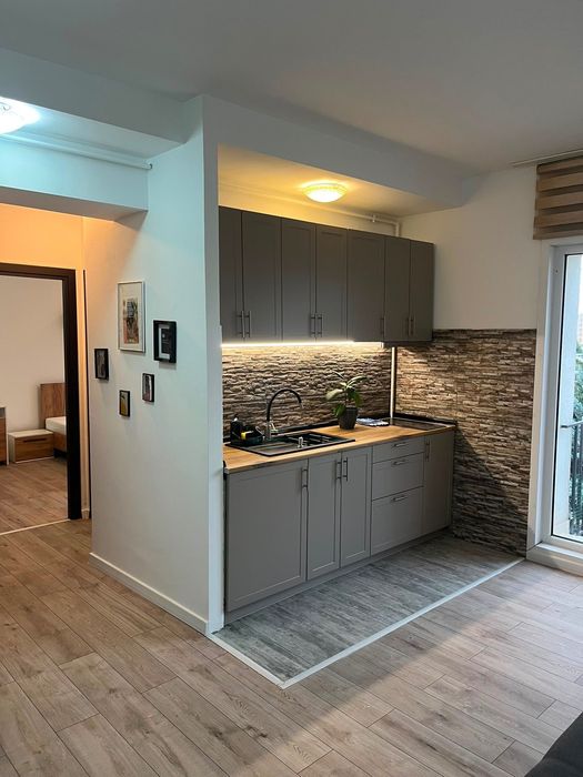 Inchiriez apartament Cosmopolis