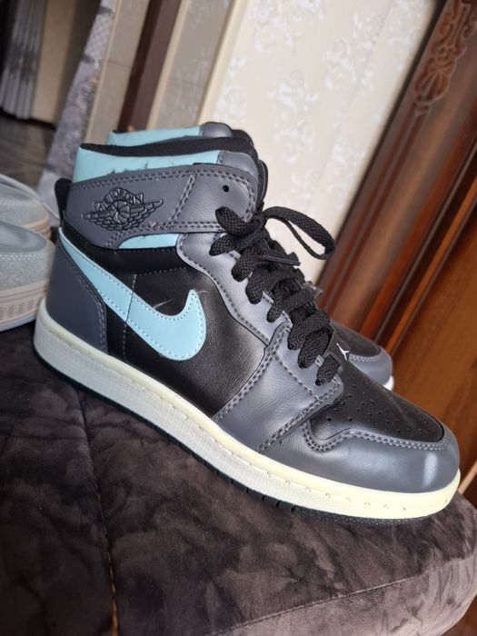 Аёллар ва эркаклар красовкаси