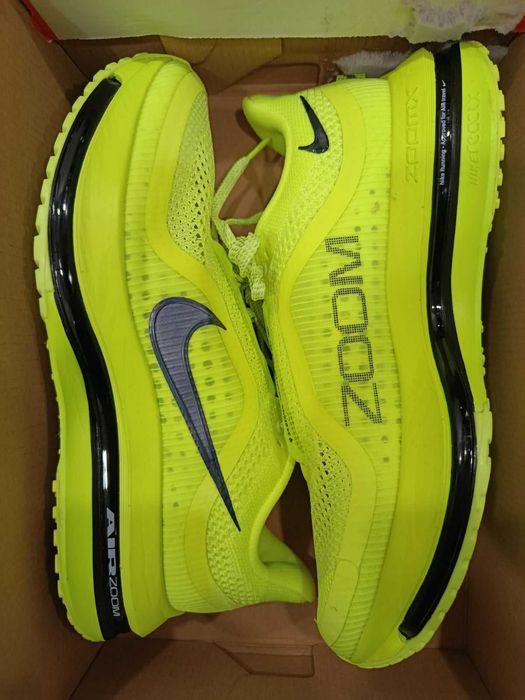 Nike - Peagsus Premium "Volt" HQ2592-700 Оригинал Код 220