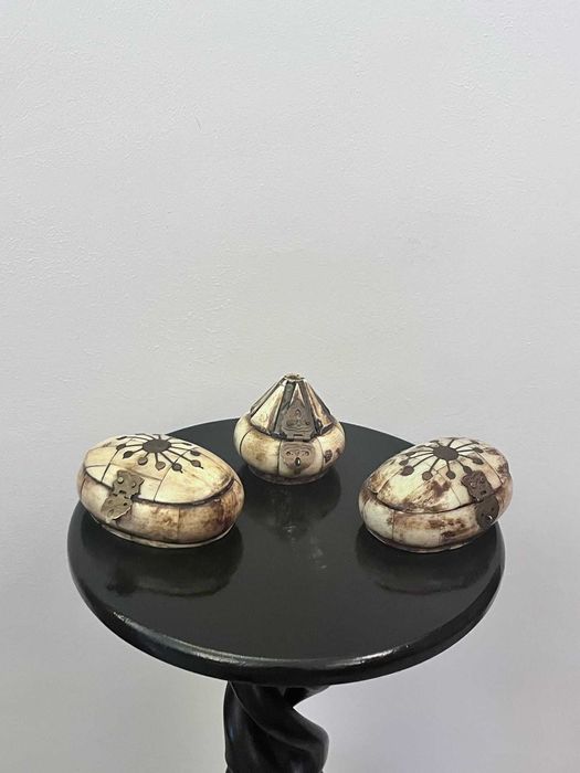 Set 3 casete si scrumiera sidef decoratiuni metalice bibelou bibelouri