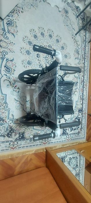 Продам инвалидную коляску