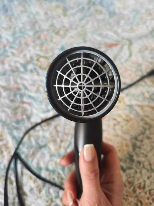 Компактен сешоар Philips 1100W