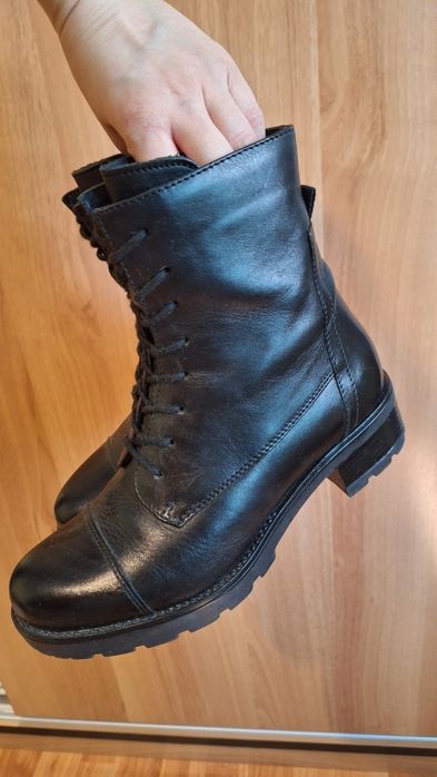 Botine din piele