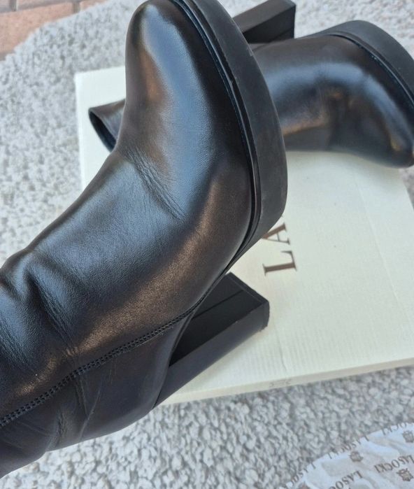 Ghete din piele naturala neagra,Lasocki,marimea 37, captusite, comode