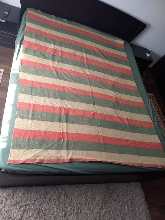 Patura la dimensiunea 140 x 200 cm in stare perfecta.
Livrare prin OLX