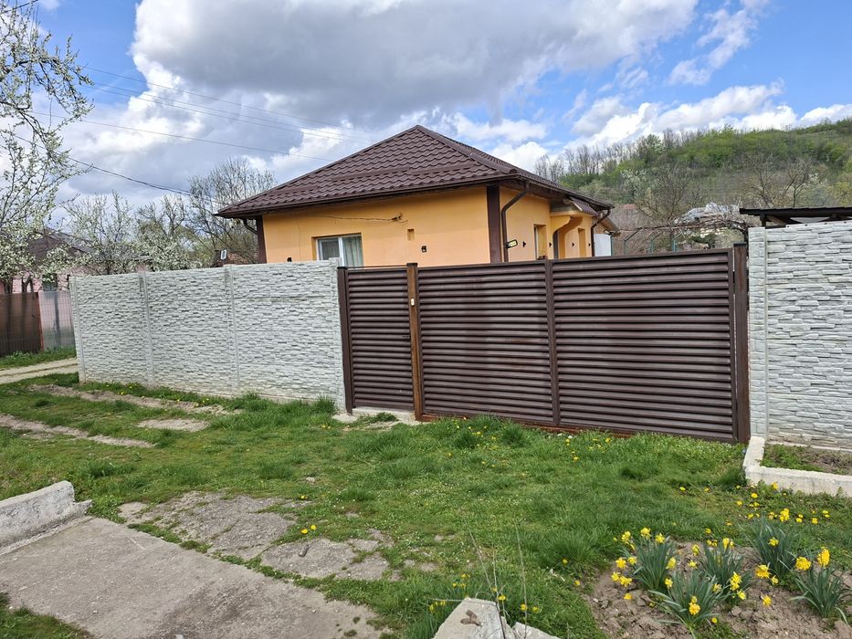 Casă de vânzare în Lazu, Dolj – mobilată și utilată