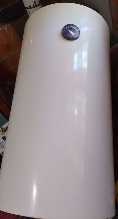 Vând boiler electric