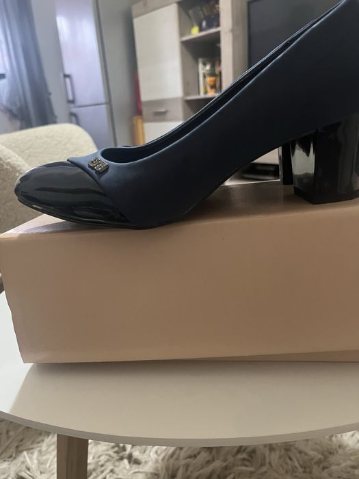 Pantofi din piele