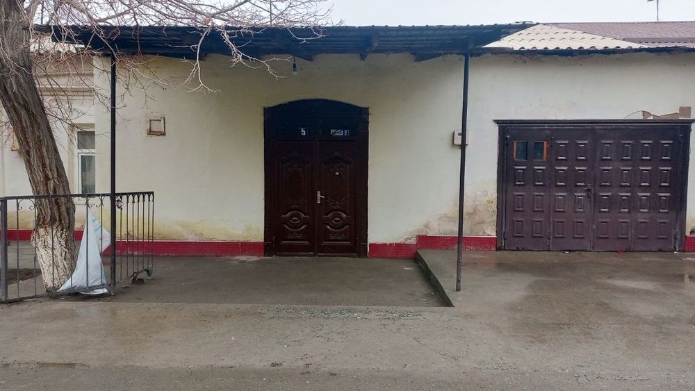 Турар жой сотилади. Шахар марказида Обл роддом ёнда