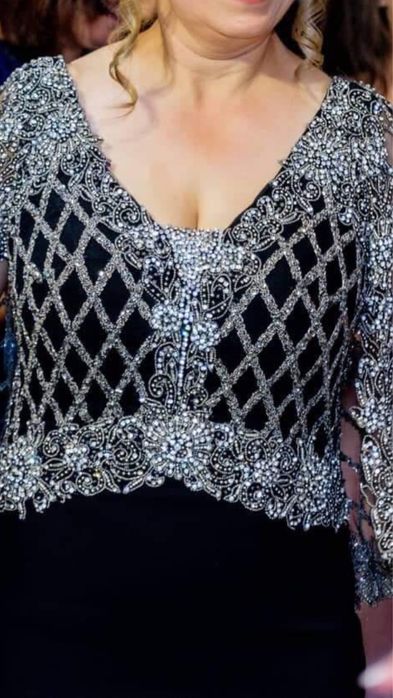 Рокля дълга бутикова със камъчета размер M-L