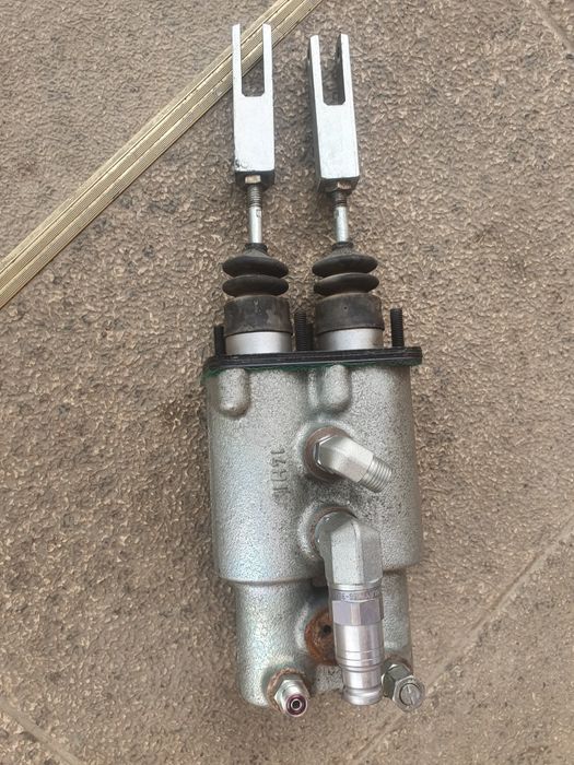 Pompa frâna Caterpillar