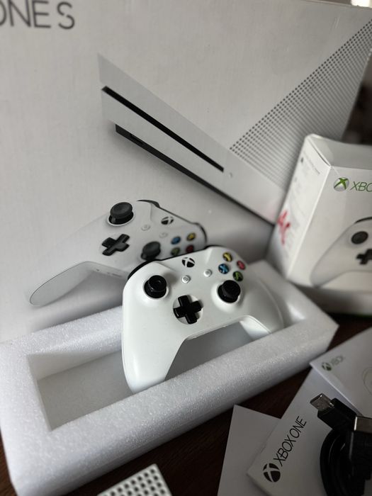xbox one s 1tb in stare ca noua