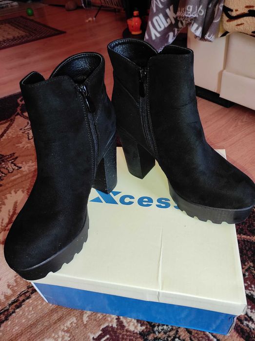 Боти на дебел ток