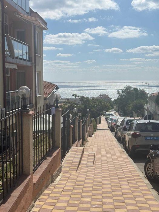 Двухстаен апартамент в Бяла с изглед на морето и природата