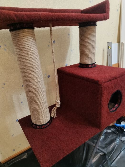 Продам домик для кота новый.