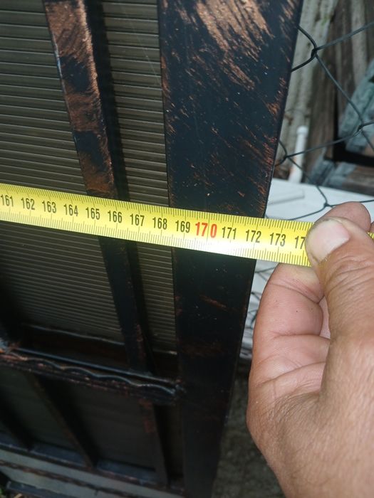 Vând porti fier forjat