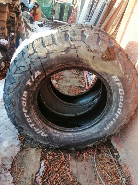 Гуми : 235/75/15