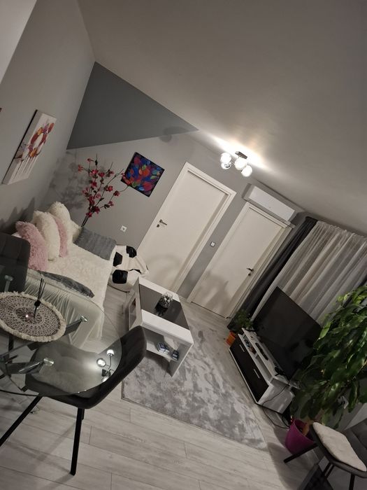 Дава се под наем Тристаен апартамент в Благоевград, Идеален център - 74 кв.м за 382.5 € - Снимка #3