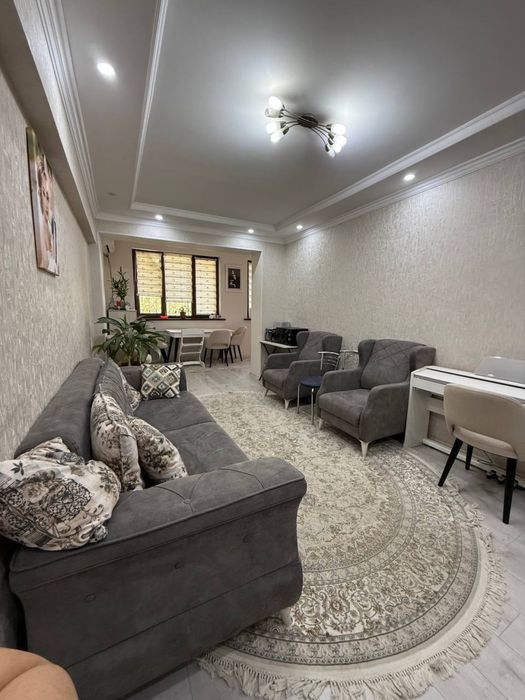 Продаётся КВАРТИРА 4/4/4 на 82м2 Ориентир: Ц-5, Монумент Мужества