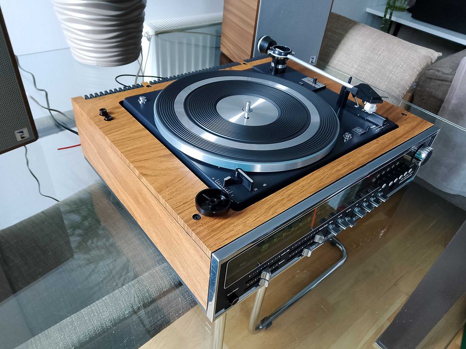 Telefunken 4040 HI-FI center cu pick-up PE 3046 , radio si amplificare 2 X 22 Wati 4 Ohmi si boxe Nordmende LB 400 complet revizuit