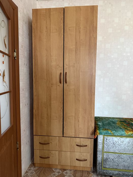 Шкаф сатылады. Ұсталған.