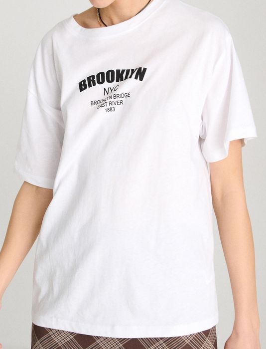 Нова дамска бяла тениска памук с принт Sinsay размер XS