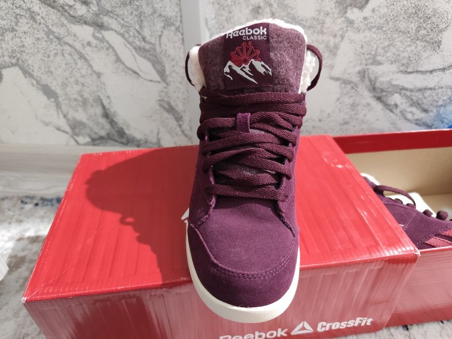 Продам новую обувь Reebok