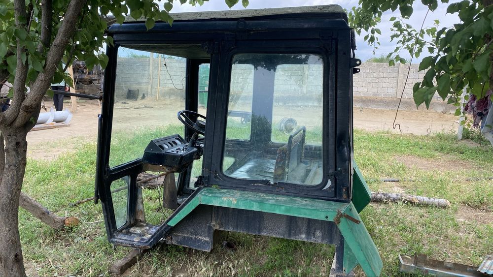 Traktor kabina belarus