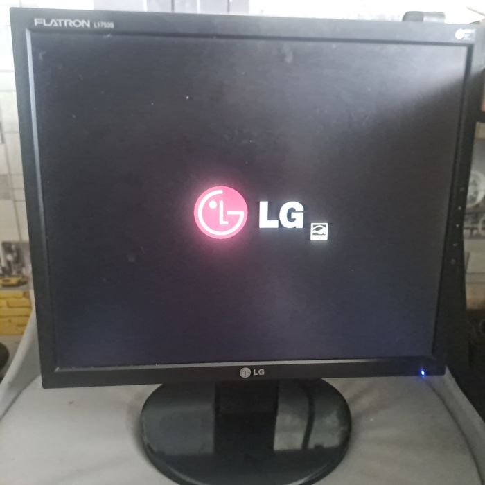 Продам монитор lg