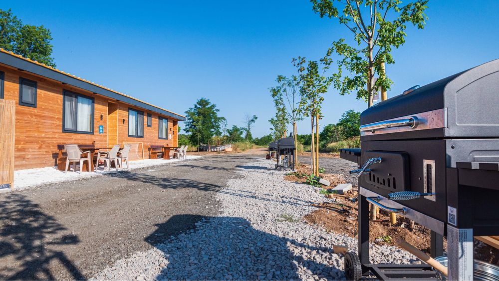 Отдавам бунгала под наем