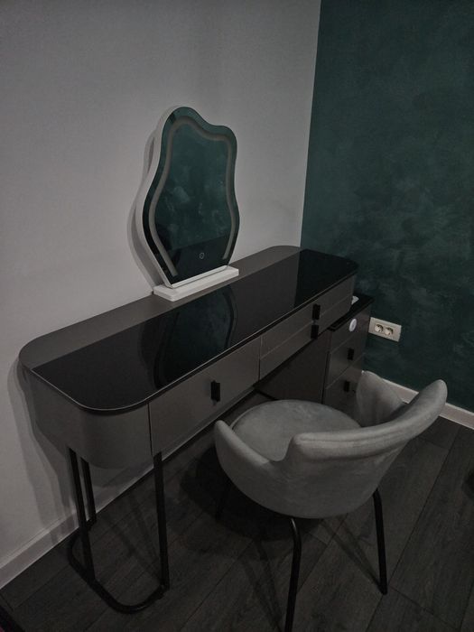 Măsuță de machiaj