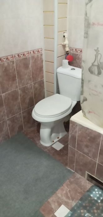 Продается 2 х комн переделенная 3-х ком квартира