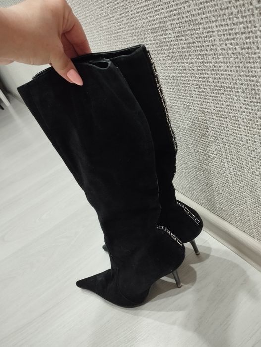 Продам замшевые сапожки