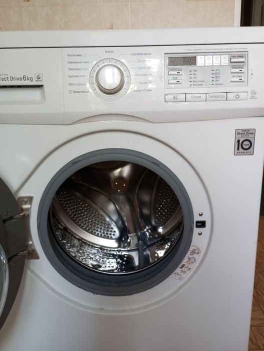 Машинка стиральная LG на 6 кг.