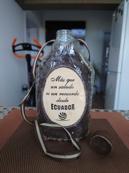 Стилно и красиво ,колекционерско предложение от Еквадор.