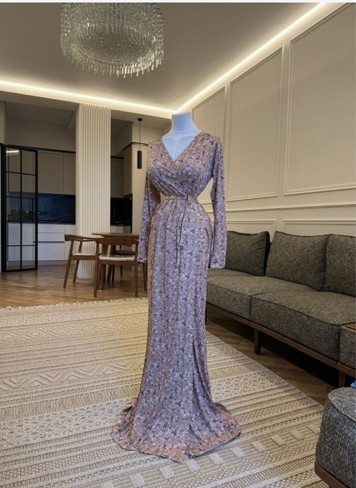 Продам платья ! Адеми койлектер!!!