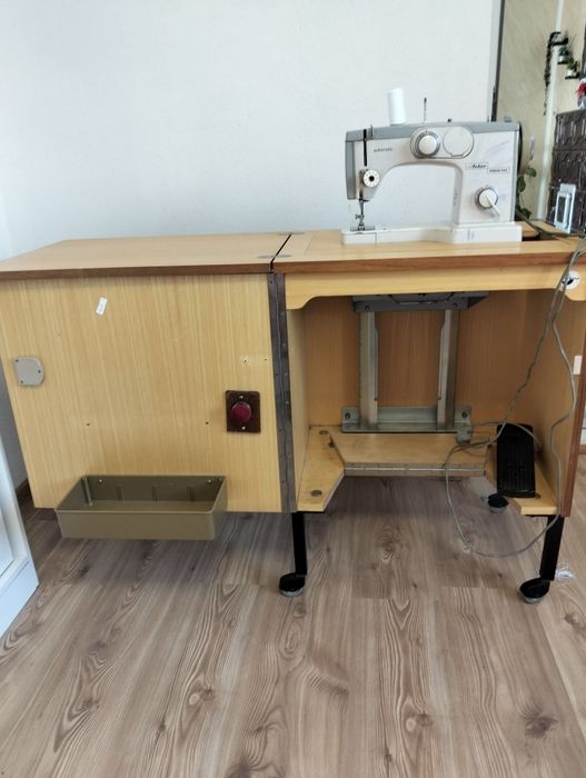 Mașina de cusut electrica