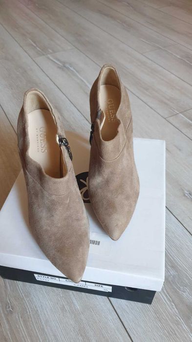 Нови обувки GUESS 36 номер, дамски