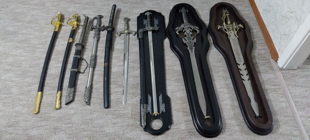 Мечь металлический,сувенирный.