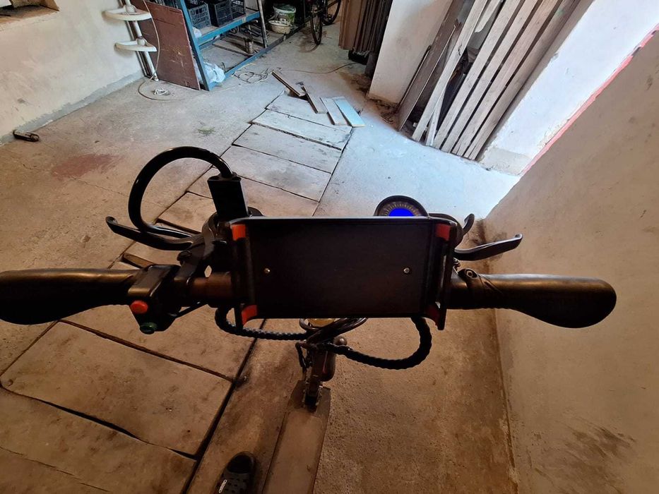 Продам электро самокат Joyor